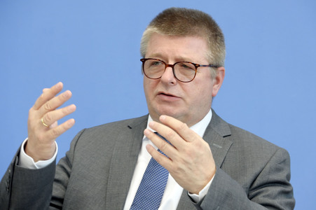 Bundespressekonferenz Vorstellung des Verfassungsschutzberichts 2021 in Berlin