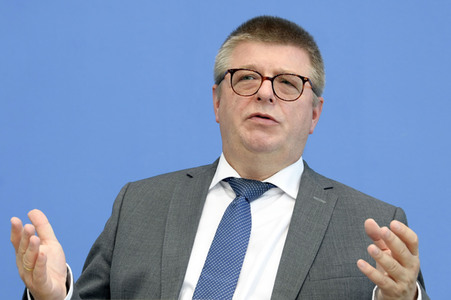 Bundespressekonferenz Vorstellung des Verfassungsschutzberichts 2021 in Berlin