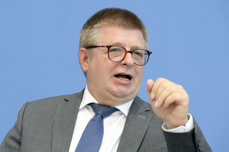 Bundespressekonferenz Vorstellung des Verfassungsschutzberichts 2021 in Berlin