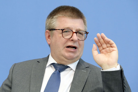Bundespressekonferenz Vorstellung des Verfassungsschutzberichts 2021 in Berlin