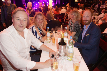 Jubiläumsfest 30 Jahre Bar jeder Vernunft und 20 Jahre Tipi am Kanzleramt in Berlin