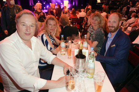 Jubiläumsfest 30 Jahre Bar jeder Vernunft und 20 Jahre Tipi am Kanzleramt in Berlin