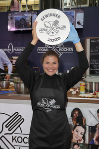 Stars kochen für den Guten Zweck - Charity-Koch-Challenge in Hamburg