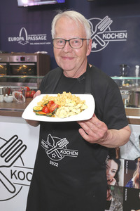Stars kochen für den Guten Zweck - Charity-Koch-Challenge in Hamburg