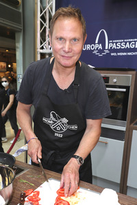 Stars kochen für den Guten Zweck - Charity-Koch-Challenge in Hamburg