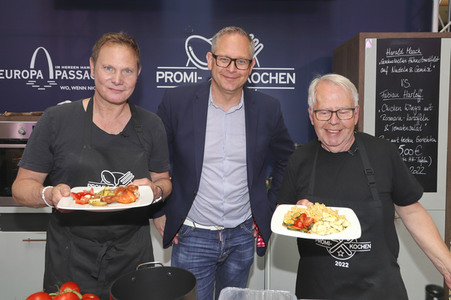 Stars kochen für den Guten Zweck - Charity-Koch-Challenge in Hamburg