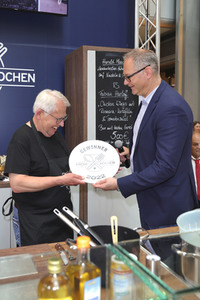 Stars kochen für den Guten Zweck - Charity-Koch-Challenge in Hamburg