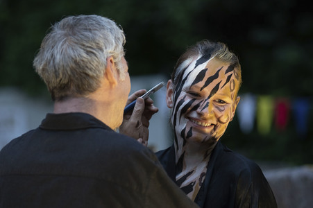 Jörg Düsterwald Bodyart Live-Performance im Erlebnis-Zoo Hannover