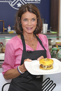 Stars kochen für den Guten Zweck - Charity-Koch-Challenge in Hamburg