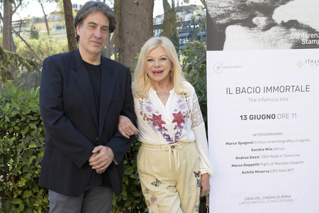 Photocall 'The Infamous Kiss' in Rom