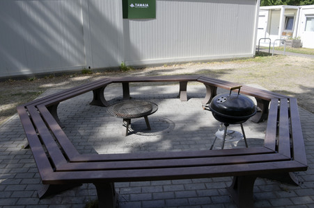 Nancy Faeser und Hubertus Heil beim Besuch der Gemeinschaftsunterkunft für Geflüchtete in Berlin