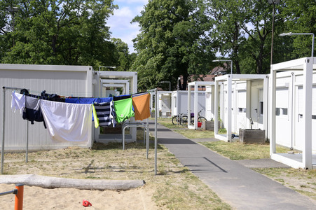 Nancy Faeser und Hubertus Heil beim Besuch der Gemeinschaftsunterkunft für Geflüchtete in Berlin