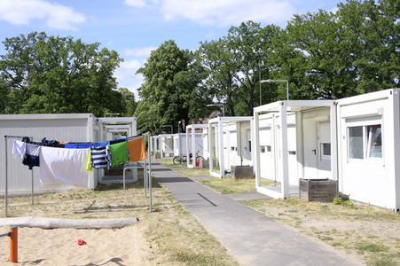 Nancy Faeser und Hubertus Heil beim Besuch der Gemeinschaftsunterkunft für Geflüchtete in Berlin
