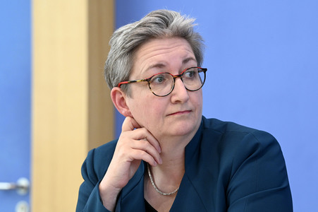 Bundespressekonferenz Gesetzesentwürfe in Berlin