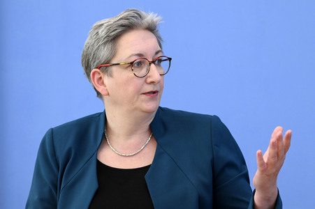 Bundespressekonferenz Gesetzesentwürfe in Berlin