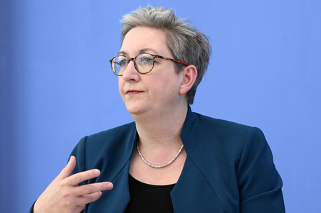 Bundespressekonferenz Gesetzesentwürfe in Berlin