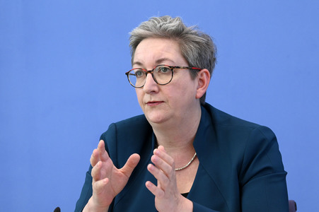 Bundespressekonferenz Gesetzesentwürfe in Berlin
