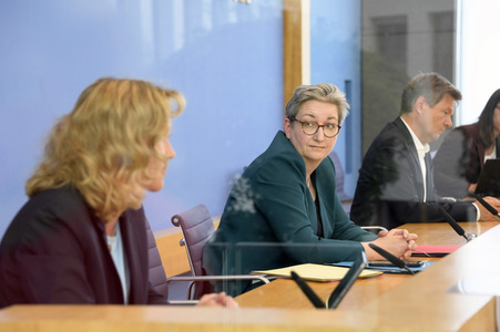 Bundespressekonferenz Gesetzesentwürfe in Berlin