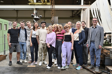 Settermin 'Unsere wunderbaren Jahre' in Mönchengladbach