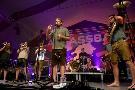 Konzert von LaBrassBanda in Eggenfelden