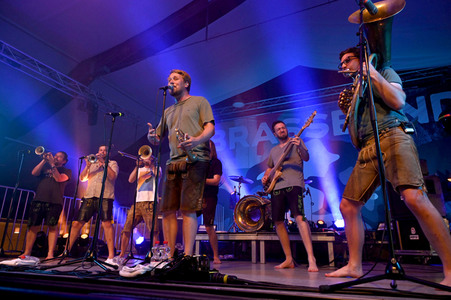 Konzert von LaBrassBanda in Eggenfelden