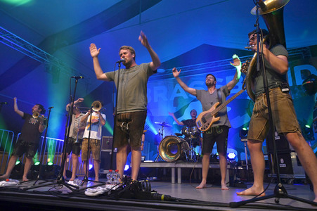 Konzert von LaBrassBanda in Eggenfelden