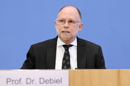 Bundespressekonferenz Friedensgutachten 2022 in Berlin