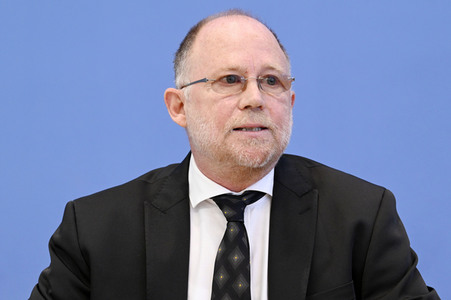Bundespressekonferenz Friedensgutachten 2022 in Berlin
