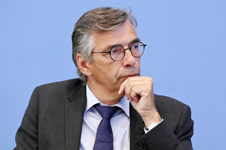 Bundespressekonferenz Friedensgutachten 2022 in Berlin