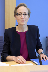 Bundespressekonferenz Friedensgutachten 2022 in Berlin