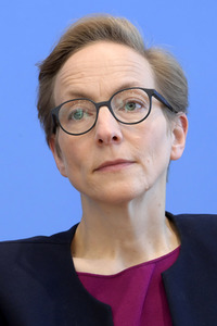 Bundespressekonferenz Friedensgutachten 2022 in Berlin