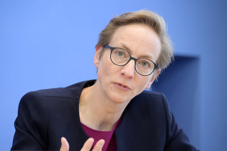 Bundespressekonferenz Friedensgutachten 2022 in Berlin