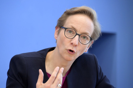 Bundespressekonferenz Friedensgutachten 2022 in Berlin