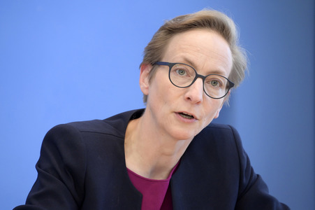 Bundespressekonferenz Friedensgutachten 2022 in Berlin