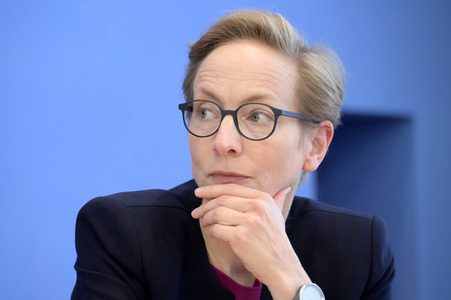 Bundespressekonferenz Friedensgutachten 2022 in Berlin
