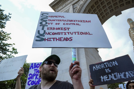 Protest gegen die Entscheidung der Supreme Courts gegen das Abtreibungsrecht in New York