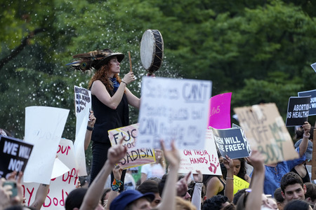 Protest gegen die Entscheidung der Supreme Courts gegen das Abtreibungsrecht in New York