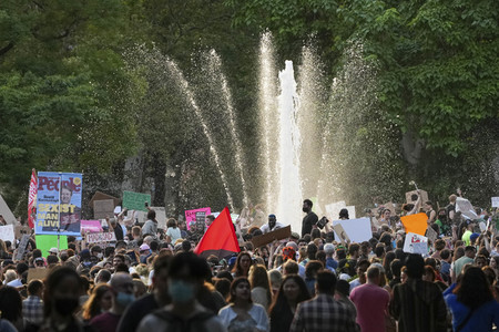 Protest gegen die Entscheidung der Supreme Courts gegen das Abtreibungsrecht in New York