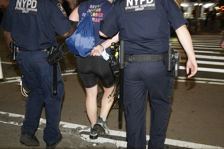 Verhaftungen bei Demo gegen die Aufhebung des Abtreibungsrechts in New York