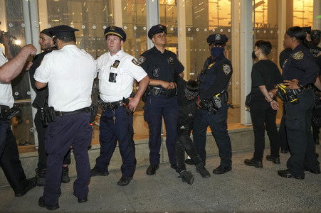 Verhaftungen bei Demo gegen die Aufhebung des Abtreibungsrechts in New York