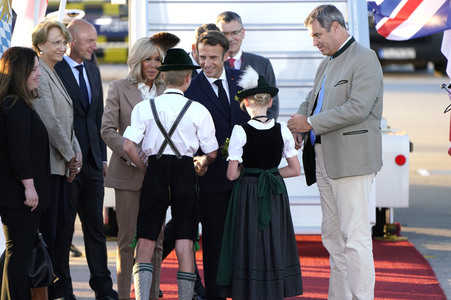 Ankunft von Präsident Macron in München