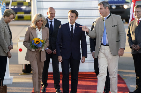 Ankunft von Präsident Macron in München