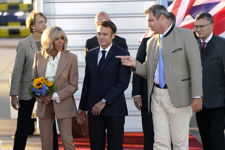 Ankunft von Präsident Macron in München