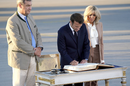 Ankunft von Präsident Macron in München