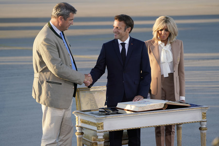 Ankunft von Präsident Macron in München