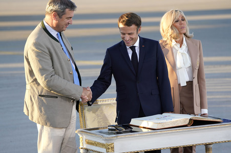 Ankunft von Präsident Macron in München