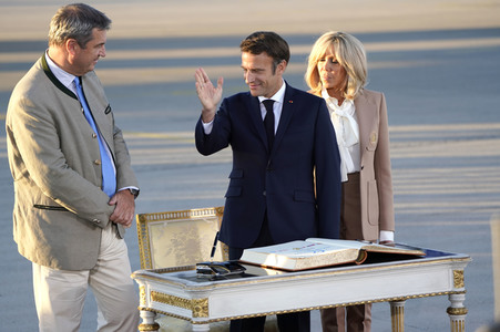 Ankunft von Präsident Macron in München