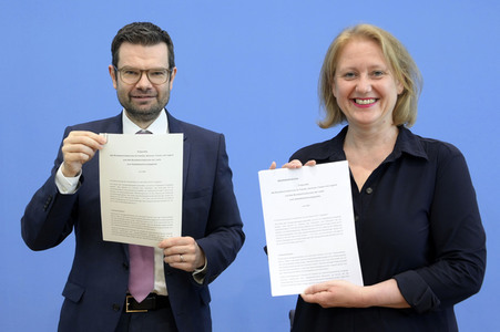 Bundespressekonferenz Vorstellung des Eckpunktepapiers zum Selbstbestimmungsgesetz in Berlin