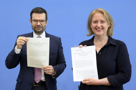Bundespressekonferenz Vorstellung des Eckpunktepapiers zum Selbstbestimmungsgesetz in Berlin
