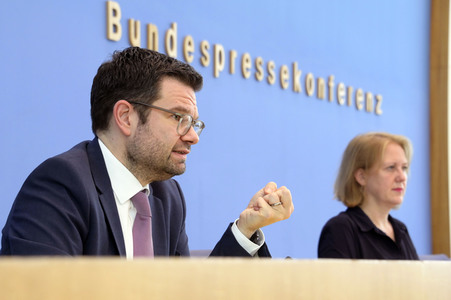 Bundespressekonferenz Vorstellung des Eckpunktepapiers zum Selbstbestimmungsgesetz in Berlin